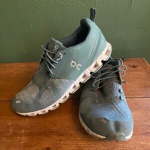 On Cloud Green Running Sneakers Bungee Laces Women’s Size 8.5 | EU 40